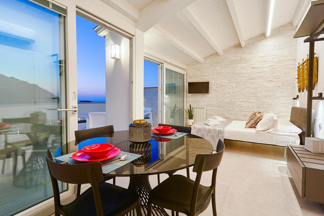 Porta Del Golfo Apartments & Suites Кастелламмаре-дель-Голфо Экстерьер фото