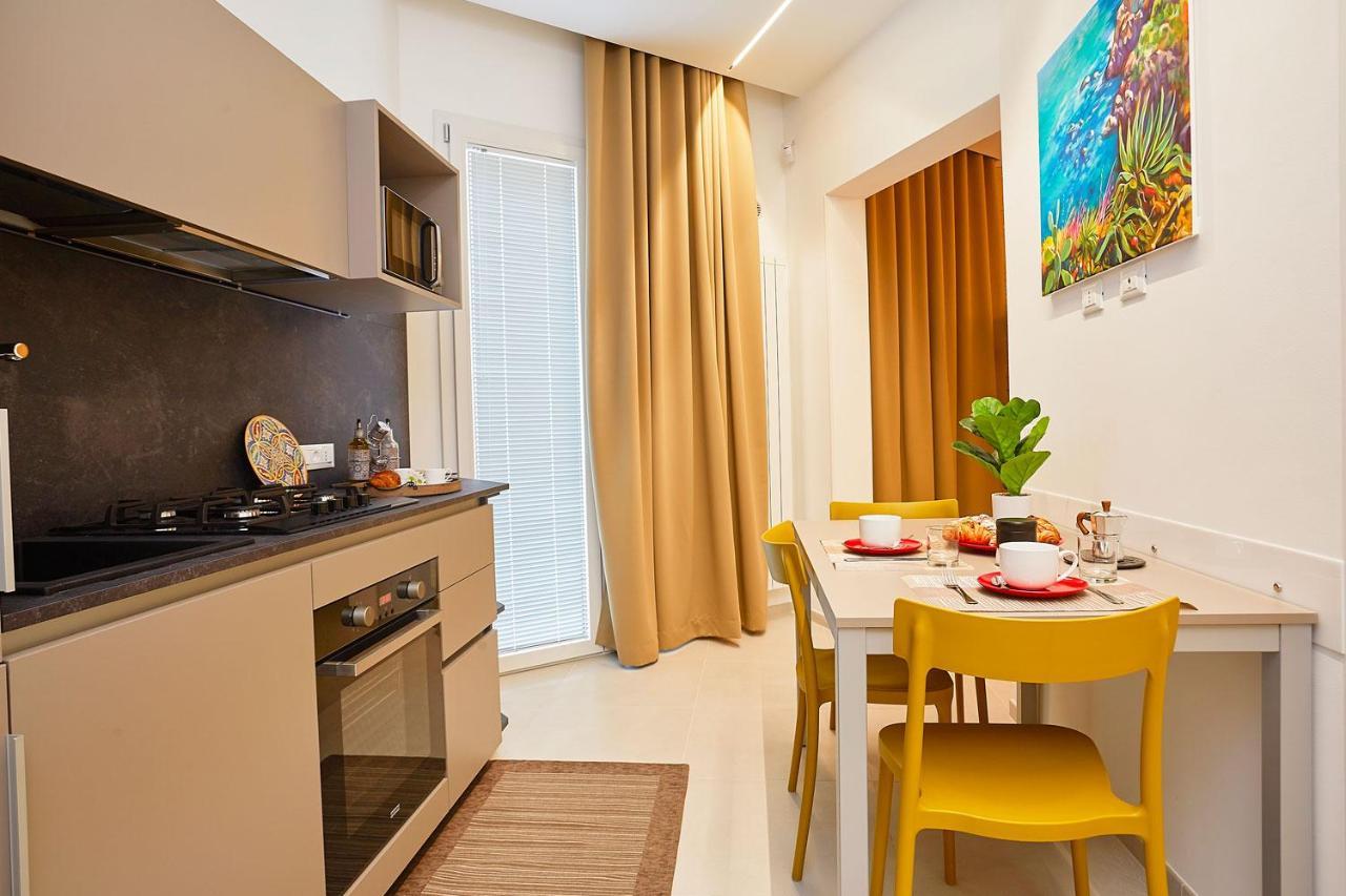 Porta Del Golfo Apartments & Suites Кастелламмаре-дель-Голфо Экстерьер фото