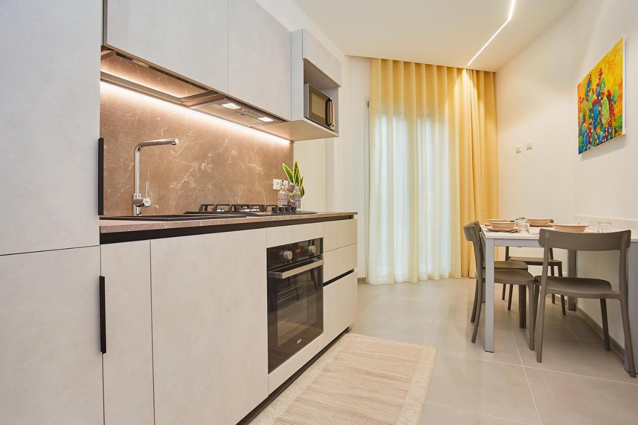 Porta Del Golfo Apartments & Suites Кастелламмаре-дель-Голфо Экстерьер фото
