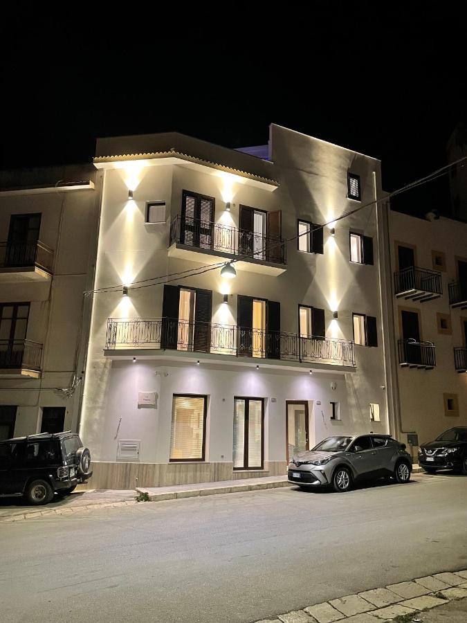 Porta Del Golfo Apartments & Suites Кастелламмаре-дель-Голфо Экстерьер фото