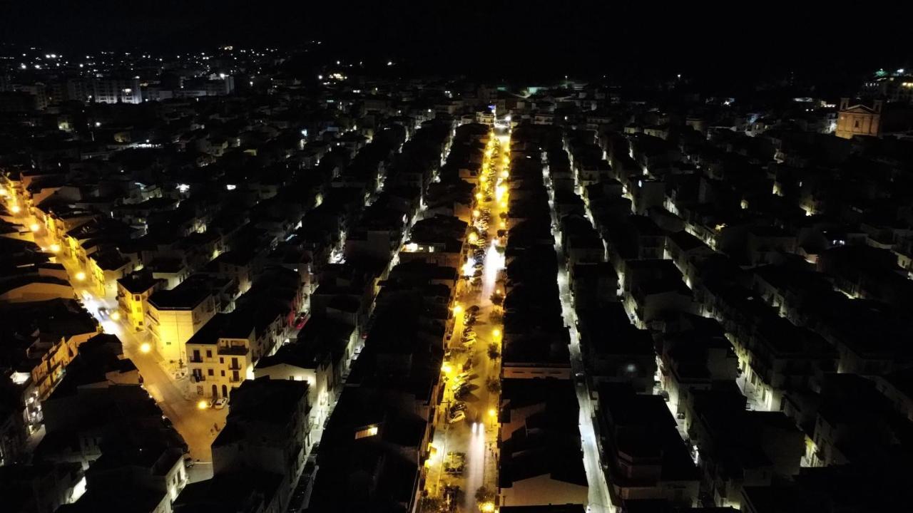 Porta Del Golfo Apartments & Suites Кастелламмаре-дель-Голфо Экстерьер фото