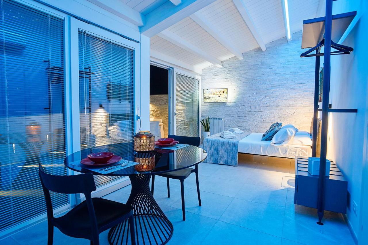 Porta Del Golfo Apartments & Suites Кастелламмаре-дель-Голфо Экстерьер фото