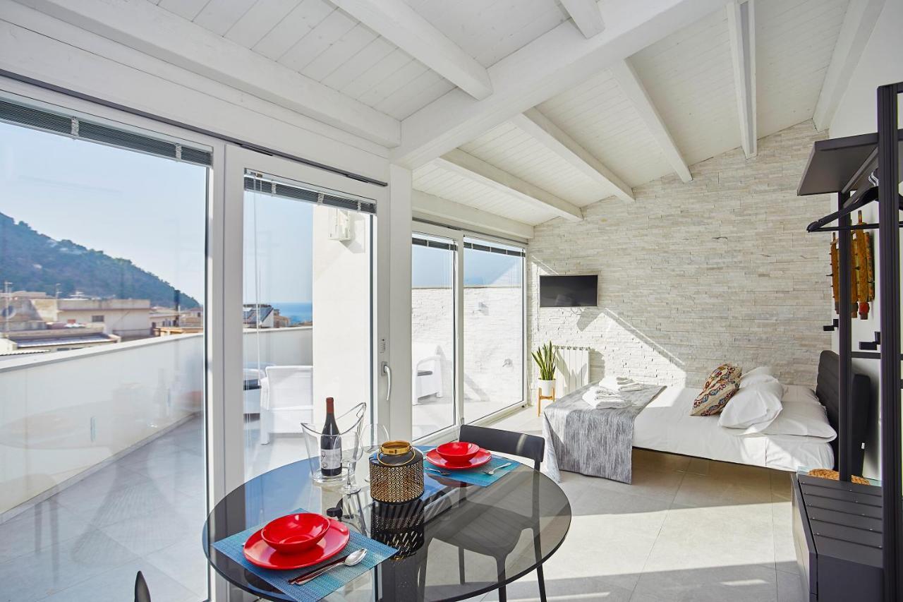 Porta Del Golfo Apartments & Suites Кастелламмаре-дель-Голфо Экстерьер фото